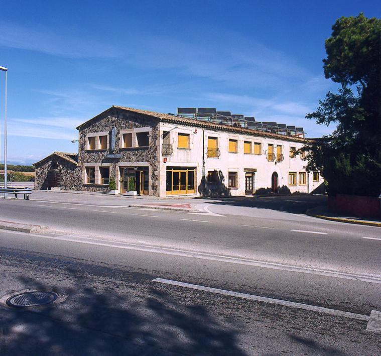 Hostal Mallorquines Riudarenes Buitenkant foto